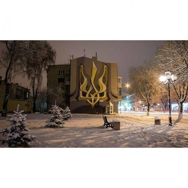 Автор патріотичного графіті @anderror сфотографував своє творіння