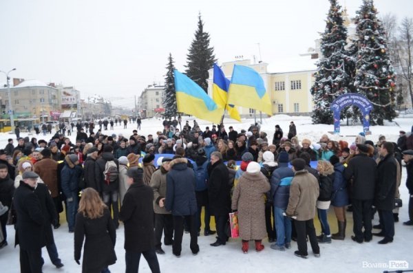 У Луцьку побудували «живий ланцюг». ФОТО