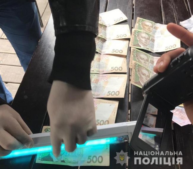 Волинських посадовців, яких впіймали на хабарі, можуть «попросити» з роботи. ФОТО