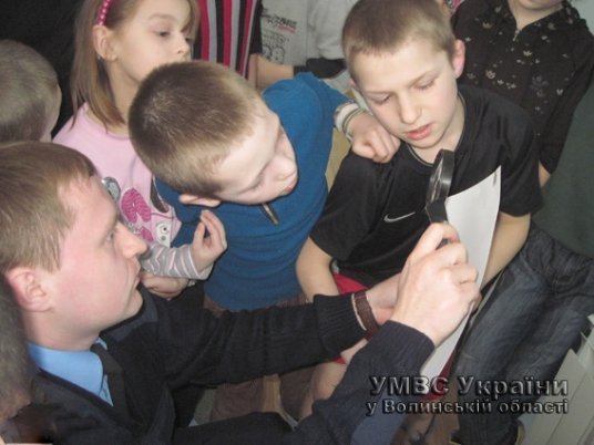 Ковельські міліціонери провели виховну бесіду із дітьми з неблагополучних сімей. ФОТО