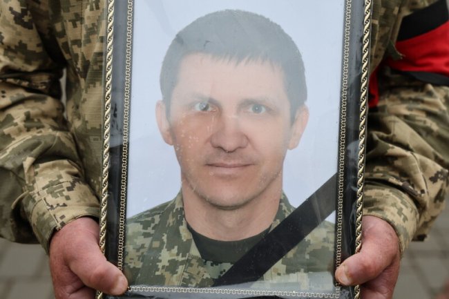 У Луцьку в останню дорогу провели Героя Валерія Васейчука