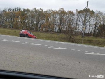 Постраждала водійка, її госпіталізували: повідомили деталі аварії у Луцькому районі