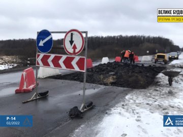 Третій рік ремонтують дорогу з Луцька до кордону з Білоруссю. ФОТО