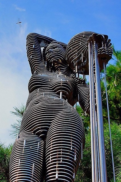 Корейський дизайнер створює вишукані скульптури із заліза. ФОТО