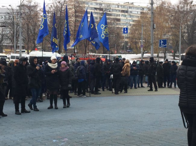 Активісти заблокували торговий центр у Києві. ФОТО