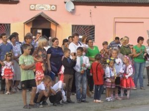 У селі на Волині відкрили пам'ятник на честь сім'ї. ФОТО