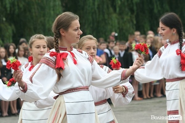 Перше вересня у луцькій школі №9. ФОТО