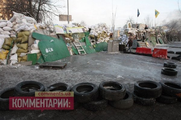 Світанок: барикади у Києві. ФОТО