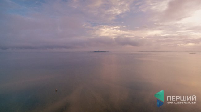 Опублікували фото оповитого туманом Світязю з висоти пташиного польоту