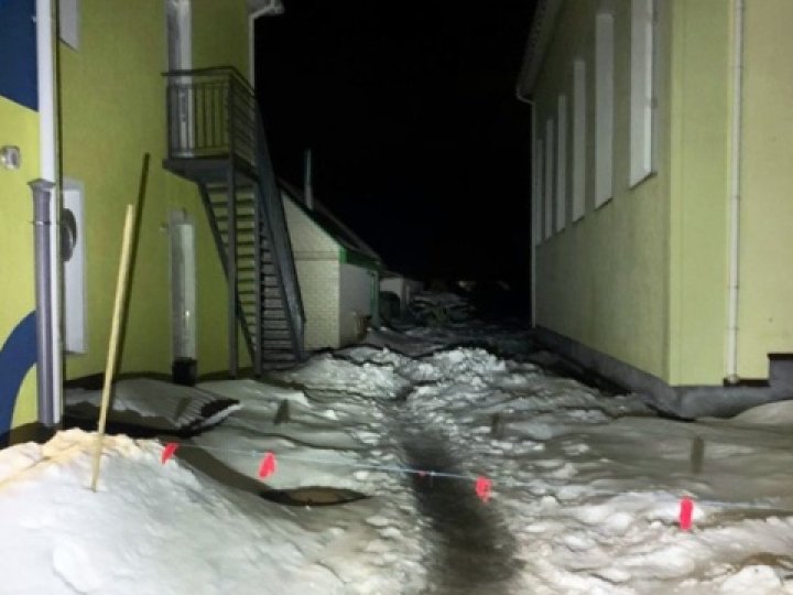 На Житомирщині з даху дитсадка впала брила снігу: травмувалася 4-річна дитина