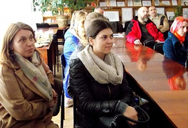 Кримські татари чаювали із студентами в Луцькій бібліотеці. ФОТО