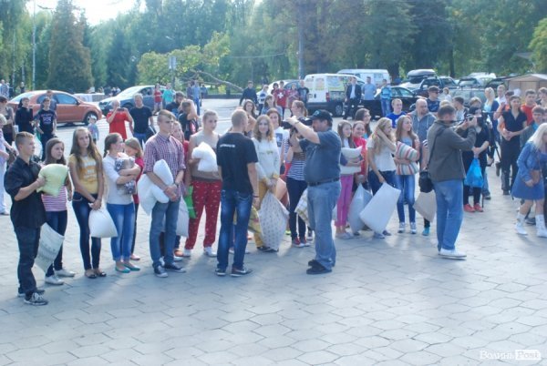 Як билися подушками в Луцьку. ФОТО