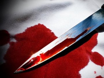 Лучанин всадив ніж у живіт чоловіка: потерпілий – у реанімації