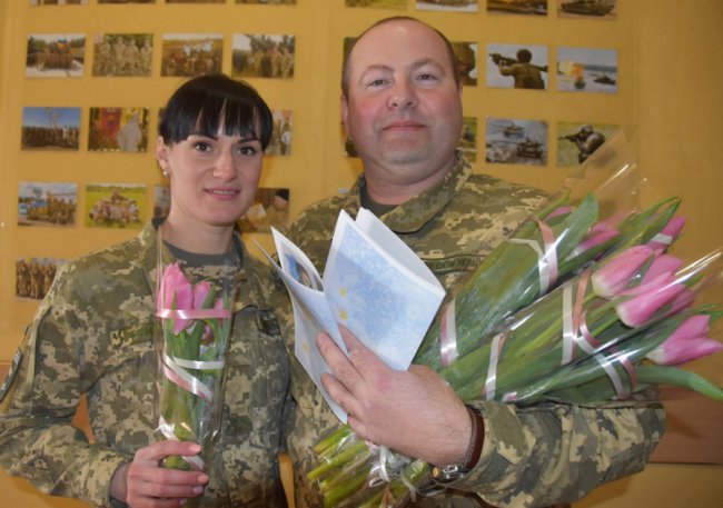 (Не) жіноче обличчя війни: як вітали військових з волинської бригади. ФОТО