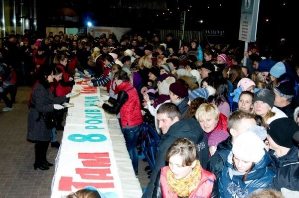 На день народження «Там Таму» зробили найбільший торт в Луцьку. ФОТО. ВІДЕО*