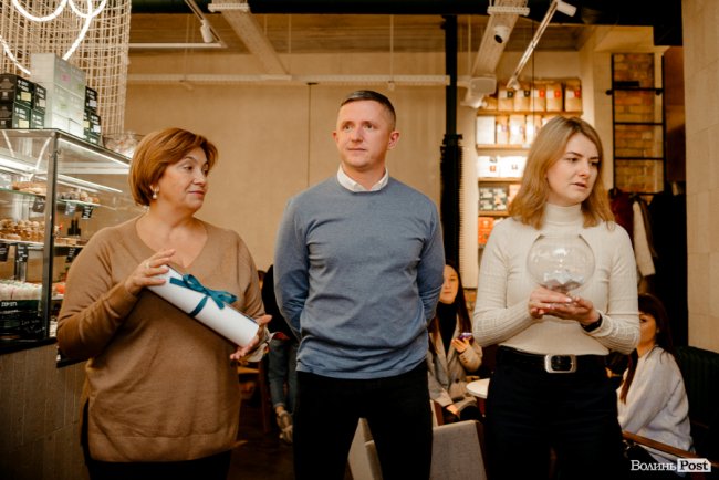 «Інвестор» вміє дивувати»: будівельна компанія розіграла мандрівку до Амстердаму. ФОТО*