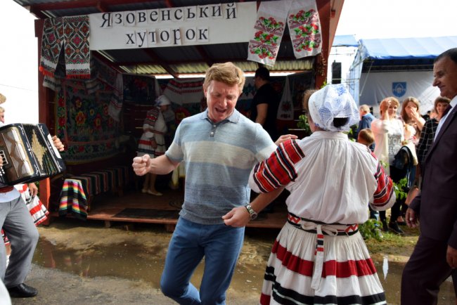 Пісні, танці, конкурси та імениті гості: грандіозний концерт до Дня Ратного*