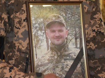 Луцьк попрощався із загиблим Героєм Андрієм Савчуком. ФОТО