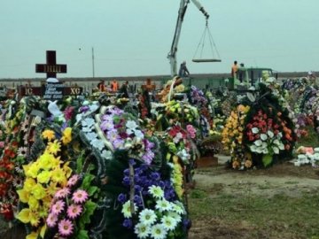 Лучанам розповіли, як на цвинтарі знайти загублену могилу близької людини