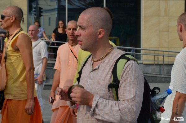 У Луцьку танцювали монахи. ФОТО