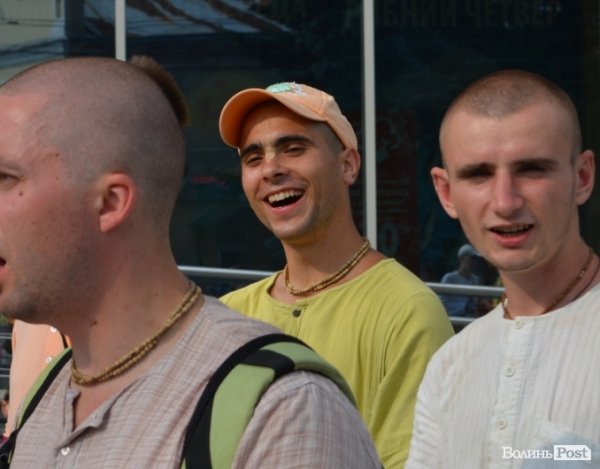 У Луцьку танцювали монахи. ФОТО