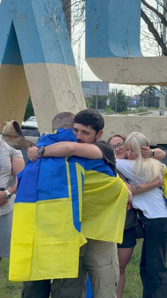 Провів у неволі майже рік: у Луцьку зустріли звільненого з полону Бориса Василенка