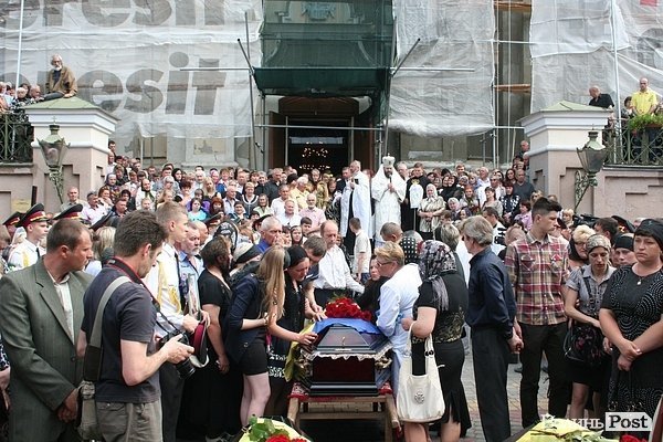 У центрі Луцька відспівали вояків, загиблих під Волновахою. ФОТО