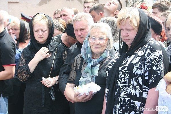 У центрі Луцька відспівали вояків, загиблих під Волновахою. ФОТО