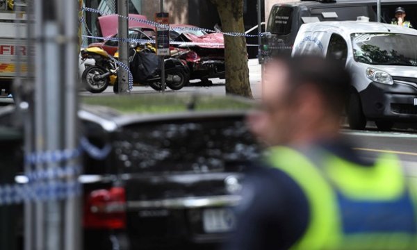 У Мельбурні автівка в'їхала в натовп людей