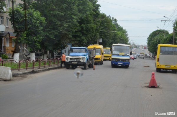 Міська влада має відмовитися від «ямкового» ремонту,  – депутати. ФОТО