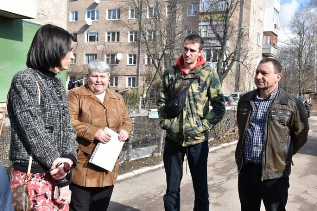 Луцький підвал перетворять на спортзал