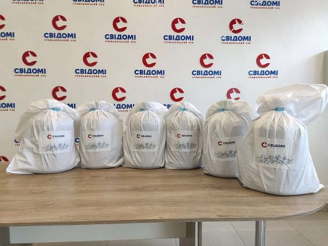 У Луцьку перевірили якість бутильованої води: які марки виявилися найкращими. ВІДЕО