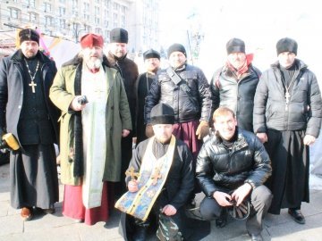 Волинські священики побували на Євромайдані. ФОТО