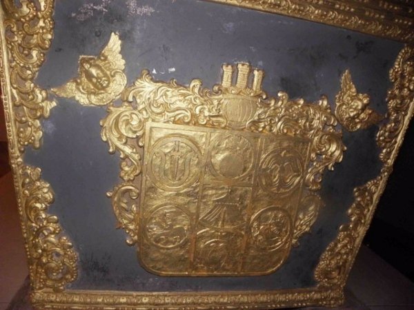 Біля волинського монастиря шукають підземелля. ФОТО