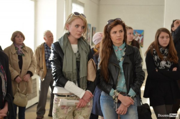 Коли полотна танцюють: у Луцьку відкрили виставку картин «в чотири руки». ФОТО