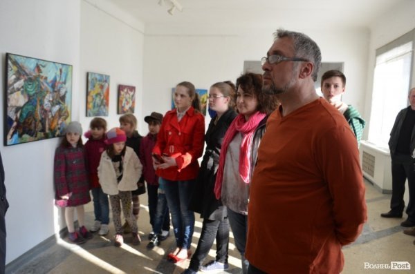 Коли полотна танцюють: у Луцьку відкрили виставку картин «в чотири руки». ФОТО