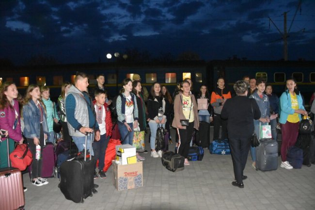 На Великдень до Луцька приїхали діти з Волновахи. ФОТО