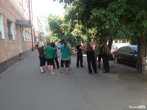 Луцькі тролейбуси одночасно зупинилися в центрі міста. ФОТО