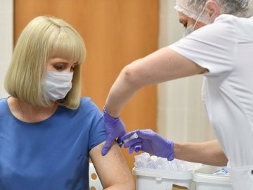 Ляшко розповів, що робити тим вчителям, яким не можна вакцинуватися