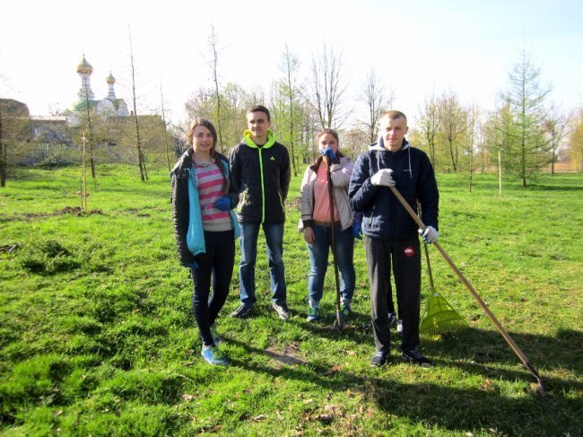У Володимирі прибрали парк «Слов’янський»