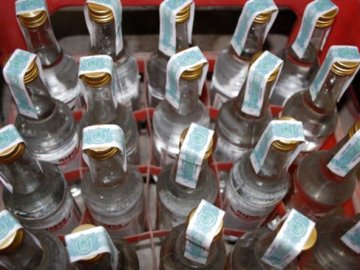 У лучанина вилучили понад 200 пляшок фальсифікованого алкоголю