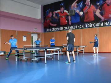 У школах Луцької громади хочуть встановити тенісні столи