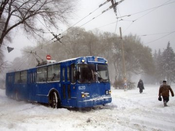 В Одесі - транспортний колапс через снігопади