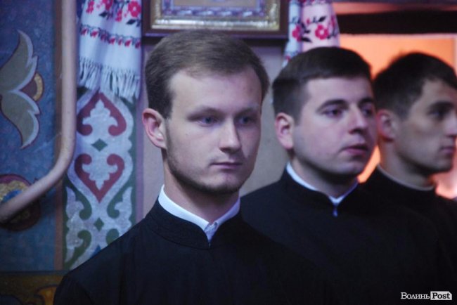 Фото випускного у Волинській духовній семінарії