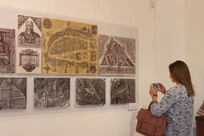 Виставка в Луцьку: минуле крізь призму емоцій. ФОТО