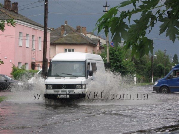 Потужна злива затопила вулиці Ковеля. ФОТО
