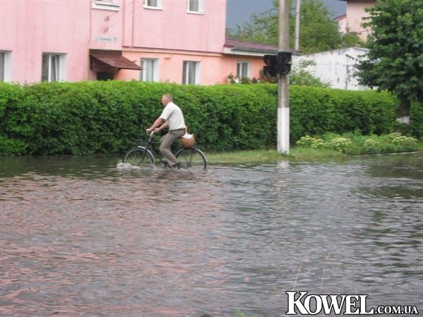 Потужна злива затопила вулиці Ковеля. ФОТО