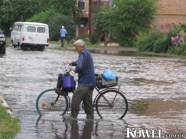 Потужна злива затопила вулиці Ковеля. ФОТО