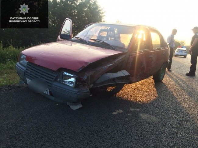 На Волині п'яний водій врізався в автобус, четверо людей постраждали