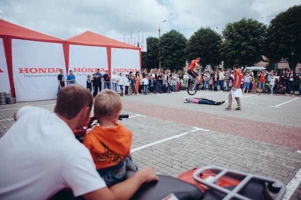 Honda влаштувала у Луцьку феєричне родинне свято. ФОТО*